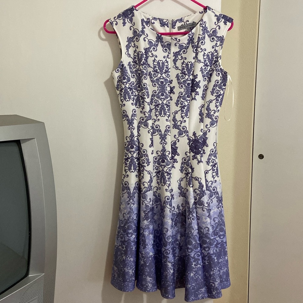 Women’s dress